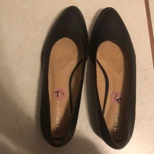 Flat shoes